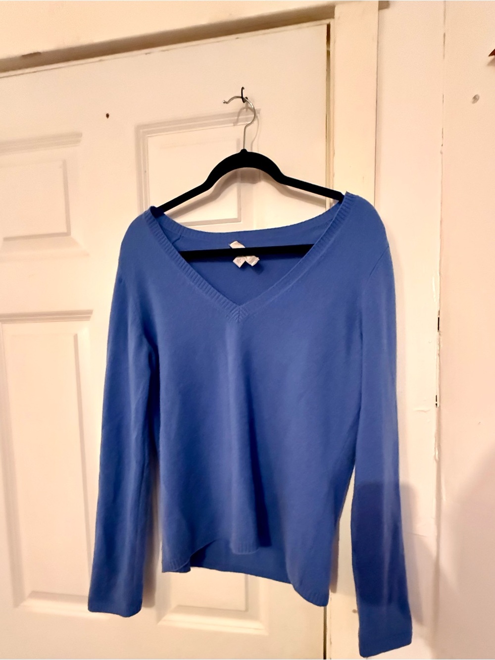 Caslon Cashmere Light Blue V-Neck Women's Sweater - Classic Knit Top